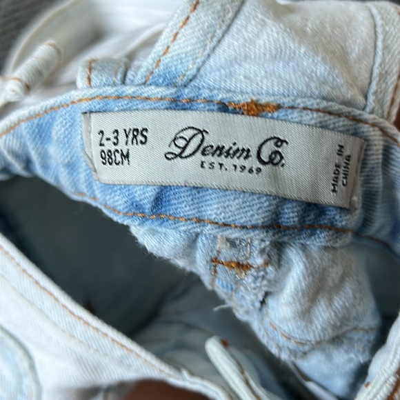 Girls age 2-3 short overalls - Picture 3 of 3